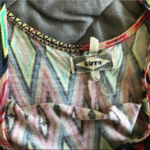 Patterned Top - Picture 2 of 3